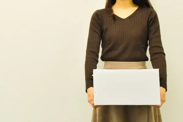 小規模ECの在庫管理と梱包作業のイメージ